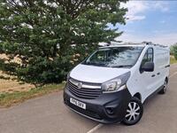 VAUXHALL VIVARO